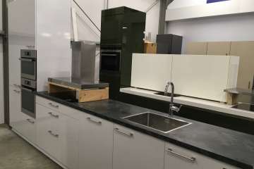 Witte rechte hoogglans keuken !!