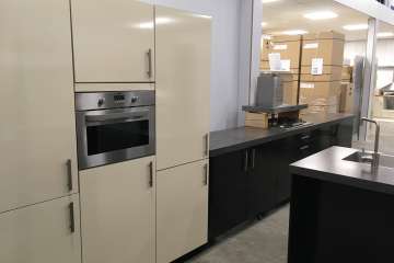 Rechte keuken met spoeleiland !!