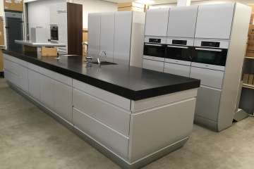 Luxe Siematic keuken met enorm eiland !!