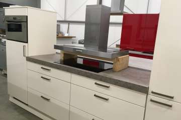 Rechte keuken met spoeleiland !!