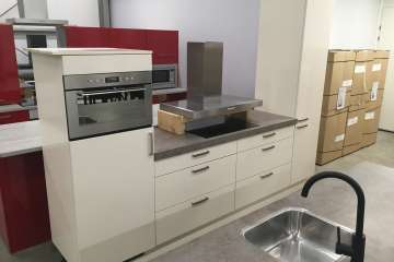 Rechte keuken met spoeleiland !!