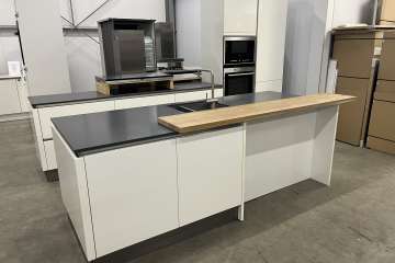 Rechte keuken met spoeleiland !!