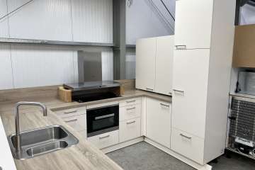 Grote keuken met veel opbergruimte !!