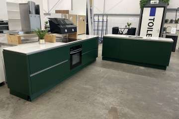 Moderne Groene keuken met inbouwapparatuur !!
