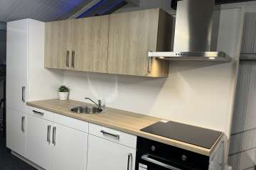 Complete Keuken met Inbouwapparatuur Showmodel wit hoogglans !!